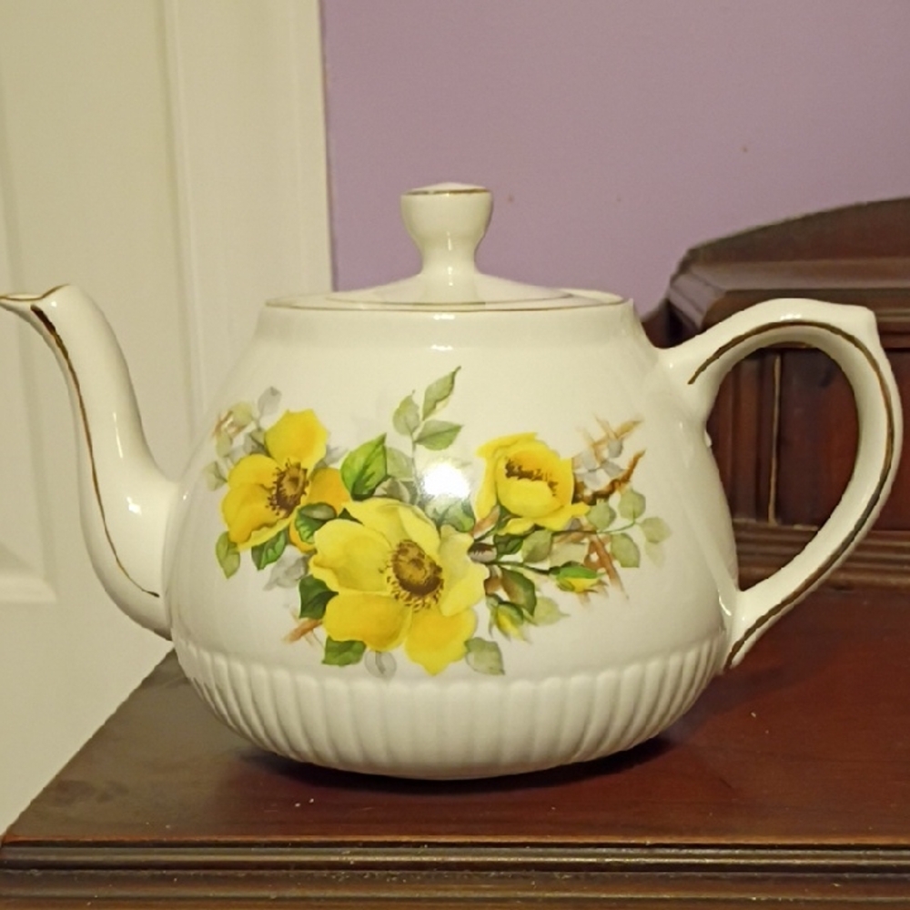 Ellgreave Teapot